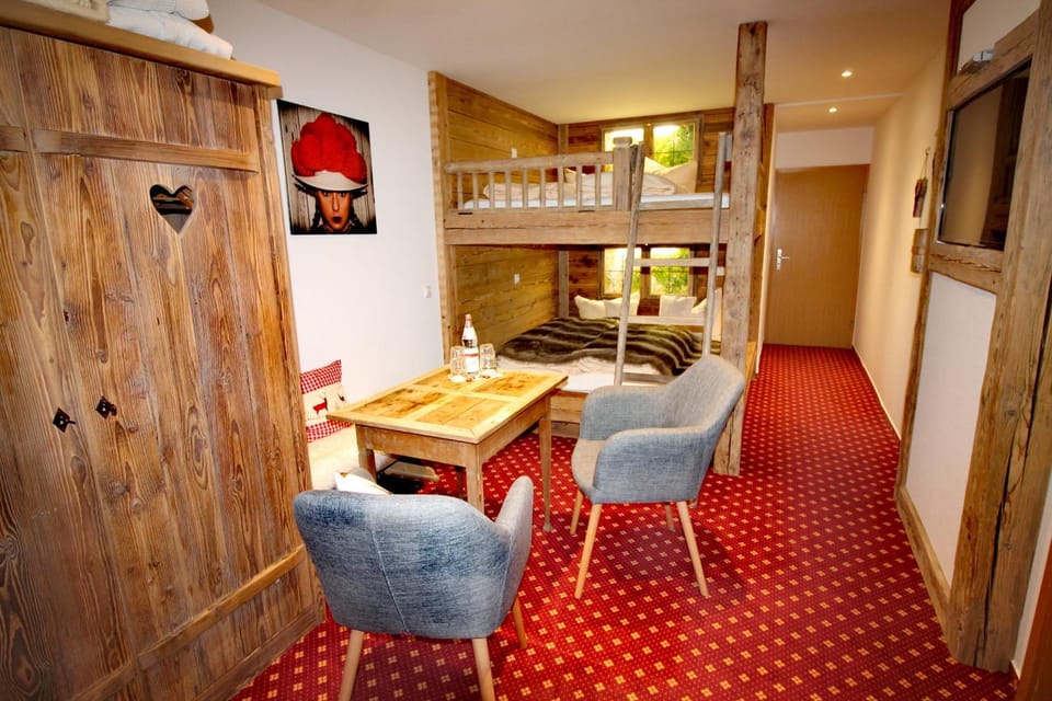 Decorative detail, bunk bed