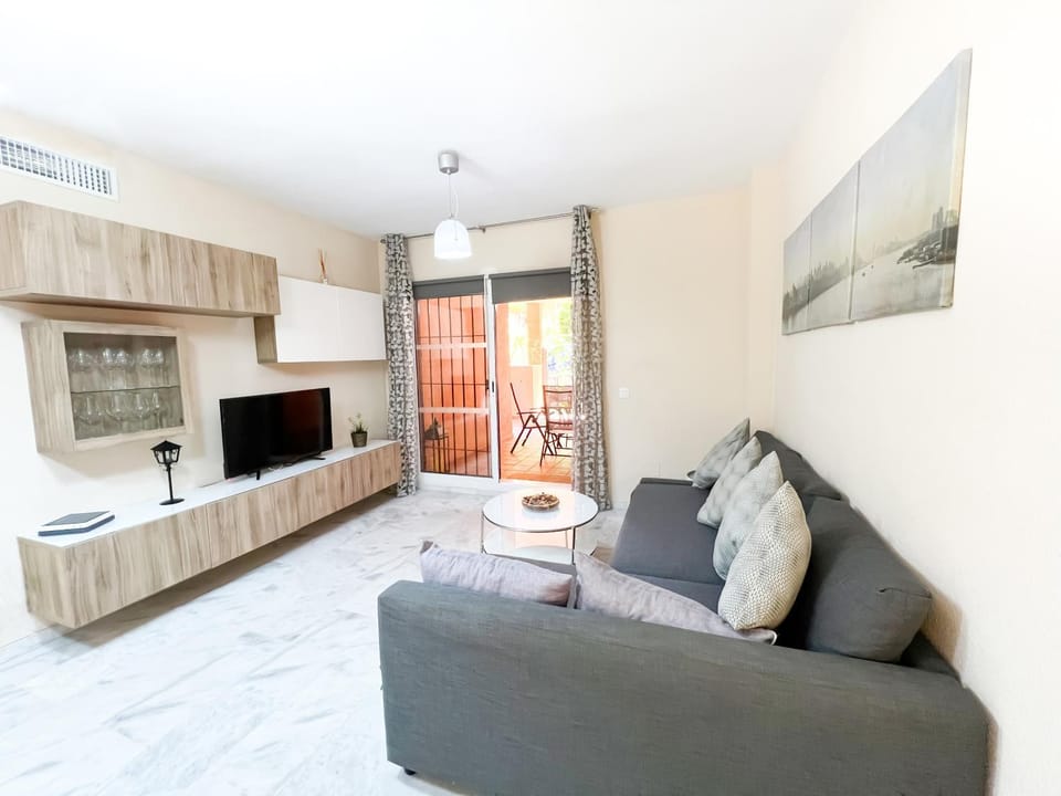TV and multimedia, Living room, Dining area, Evening entertainment, air conditioner