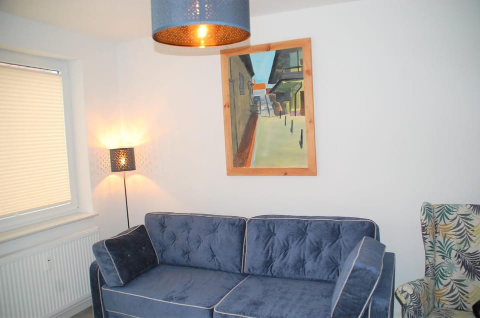 Photo of the whole room, Seating area