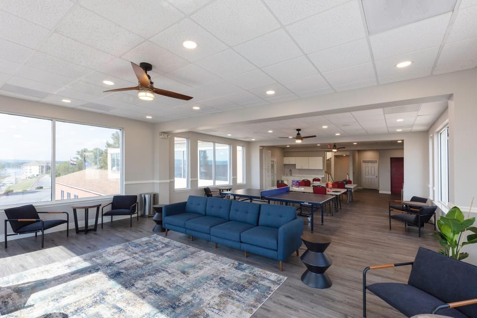 Communal lounge/ TV room