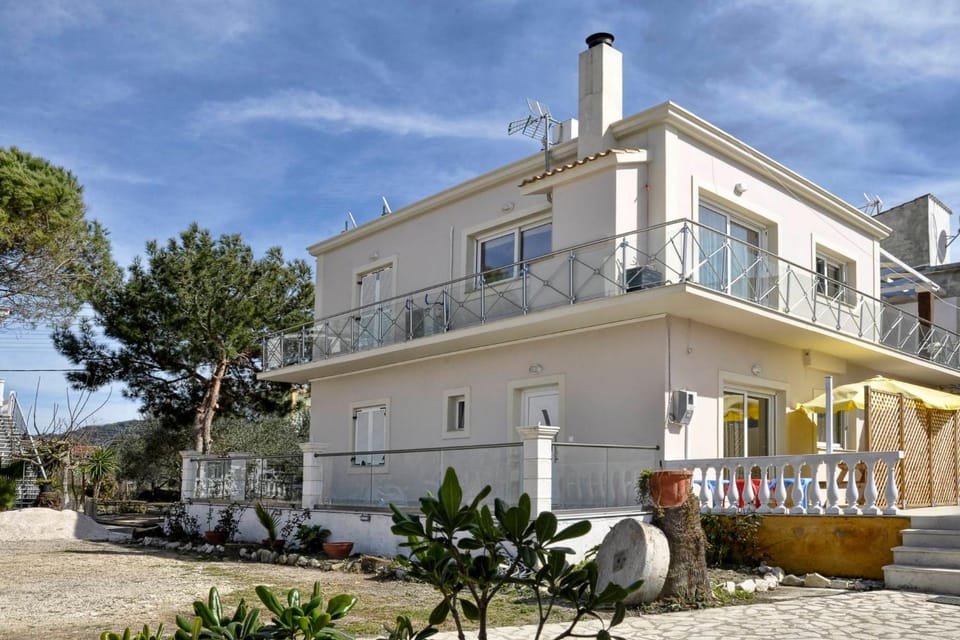 Facade/entrance, Natural landscape, Beach, Sea view
