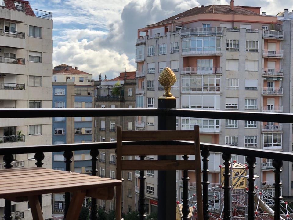 Property building, View (from property/room), Balcony/Terrace, City view
