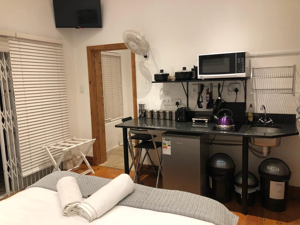 Coffee/tea facilities, Kitchen or kitchenette