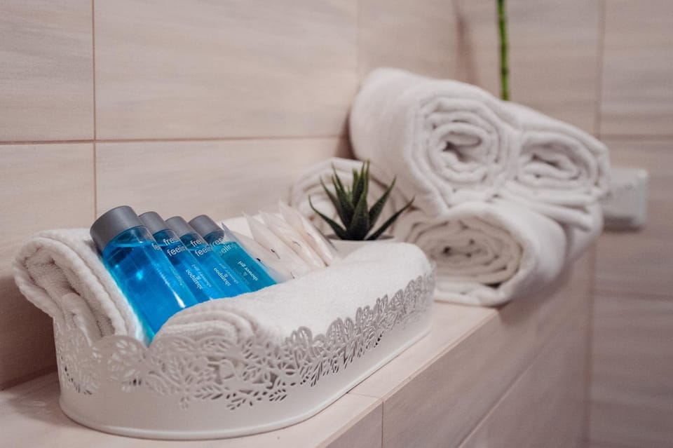 Bathroom, towels