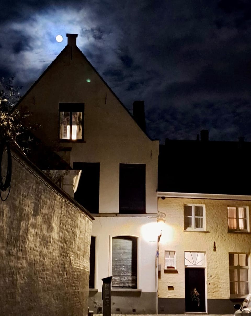 Hamiltonhouse House in Bruges