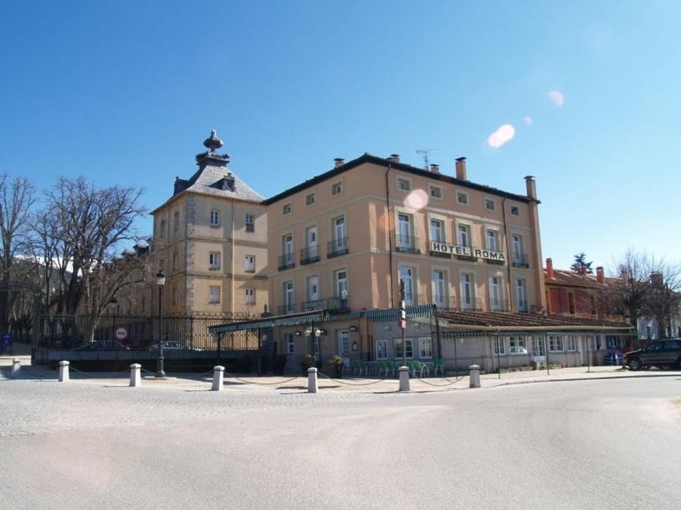 Property building, Day