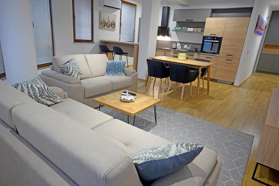 Kitchen or kitchenette, Living room