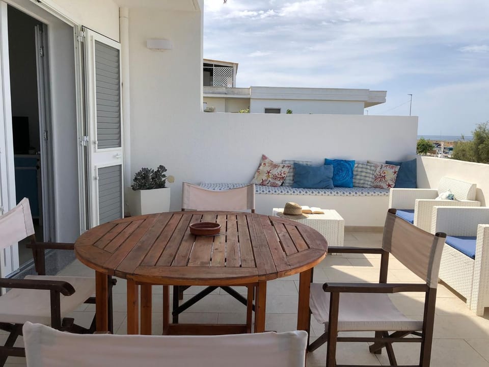 Casa fronte mare a Torre Vado House in Torre Vado