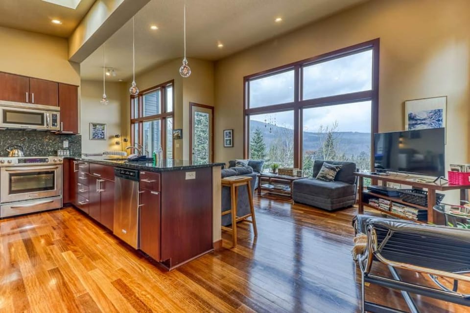 Clearwater Spring House in Hood River
