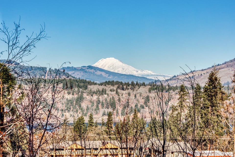 Clearwater Spring House in Hood River
