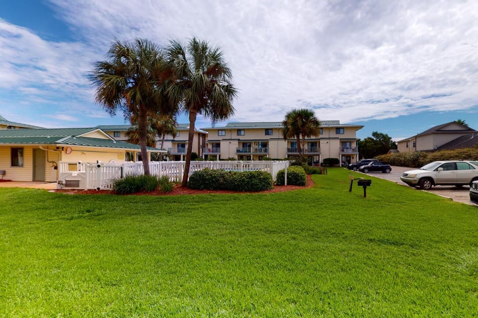 Sandprints B7 Apartment in Miramar Beach
