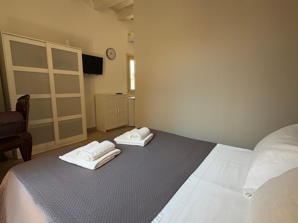 Bed, Photo of the whole room, Bedroom, towels, wardrobe