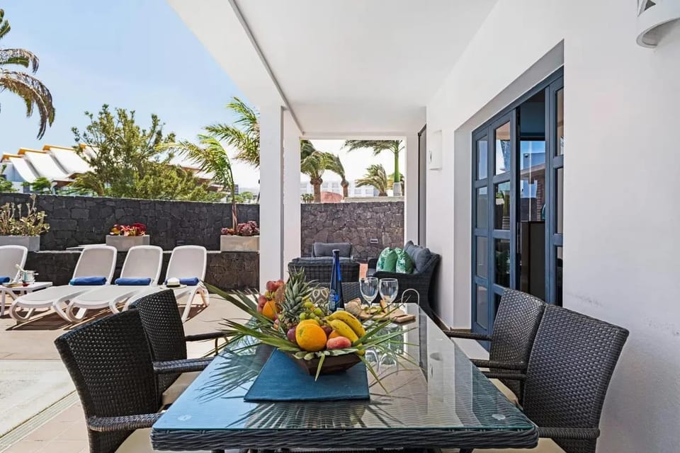 Charming Villa in Playa Blanca with Private Pool Villa in Playa Blanca