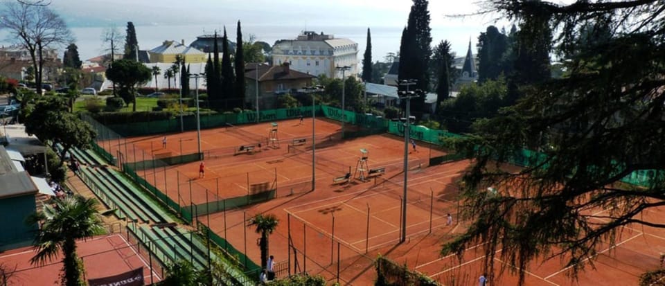 Tennis court