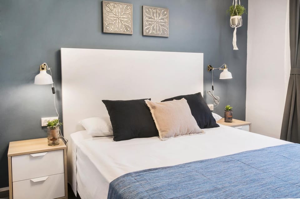 Bed, Bedroom