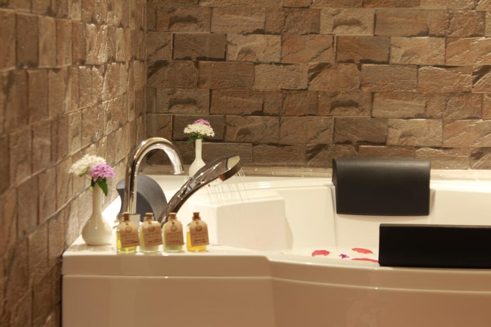 Bathroom, Spa and wellness centre/facilities, Other, Decorative detail, On site, Area and facilities