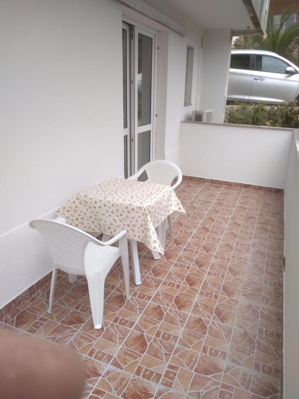 Patio, Day, View (from property/room), Balcony/Terrace, Living room, Seating area, Dining area, Area and facilities, Parking