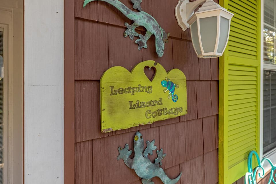 Leapin' Lizard Cottage House in Saint Simons Island