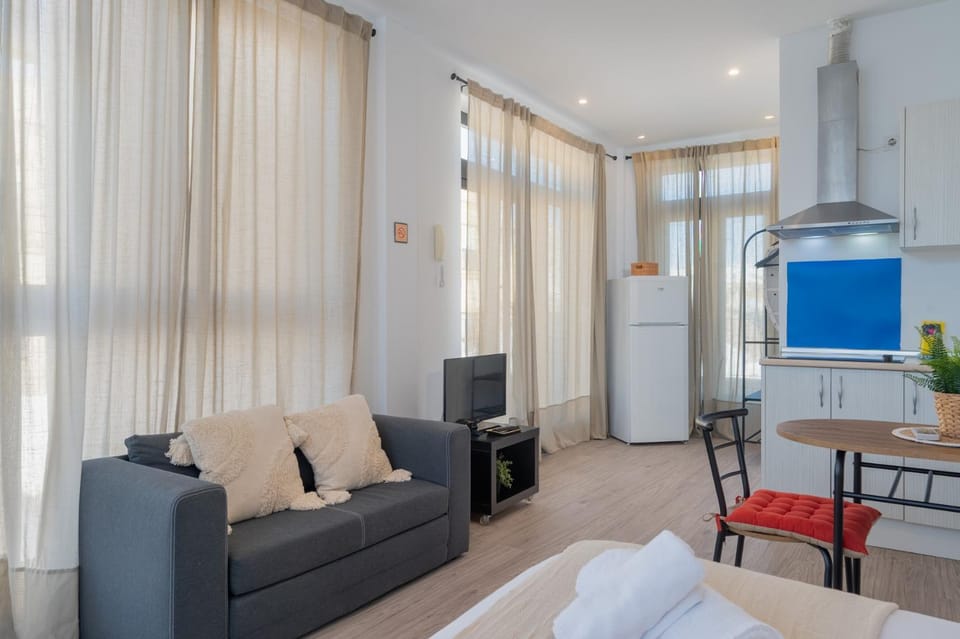 TV and multimedia, Kitchen or kitchenette, Living room