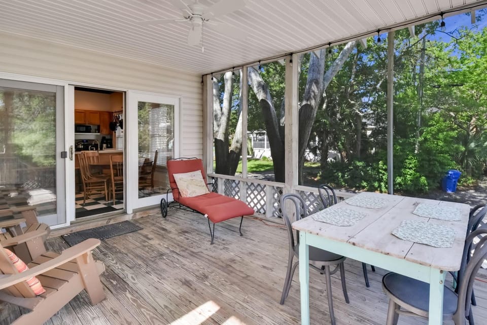 Lesser Breeze House in Saint Simons Island