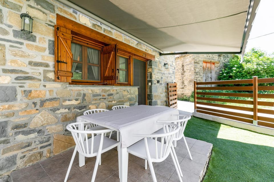 Garden, Balcony/Terrace, Mountain view