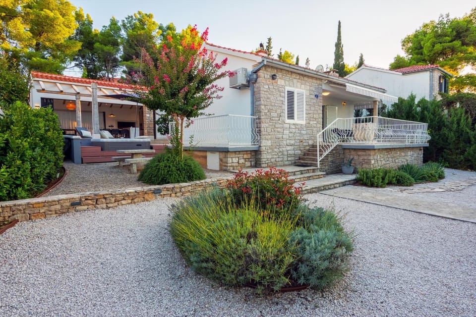 Property building, Hot Tub, Garden view