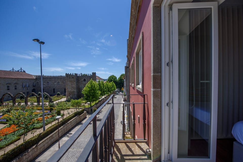 Property building, Spring, Day, Garden, View (from property/room), Balcony/Terrace, Garden view