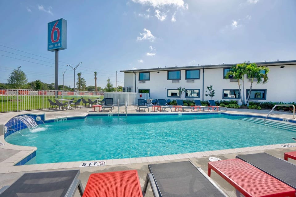 Pool view, Swimming pool