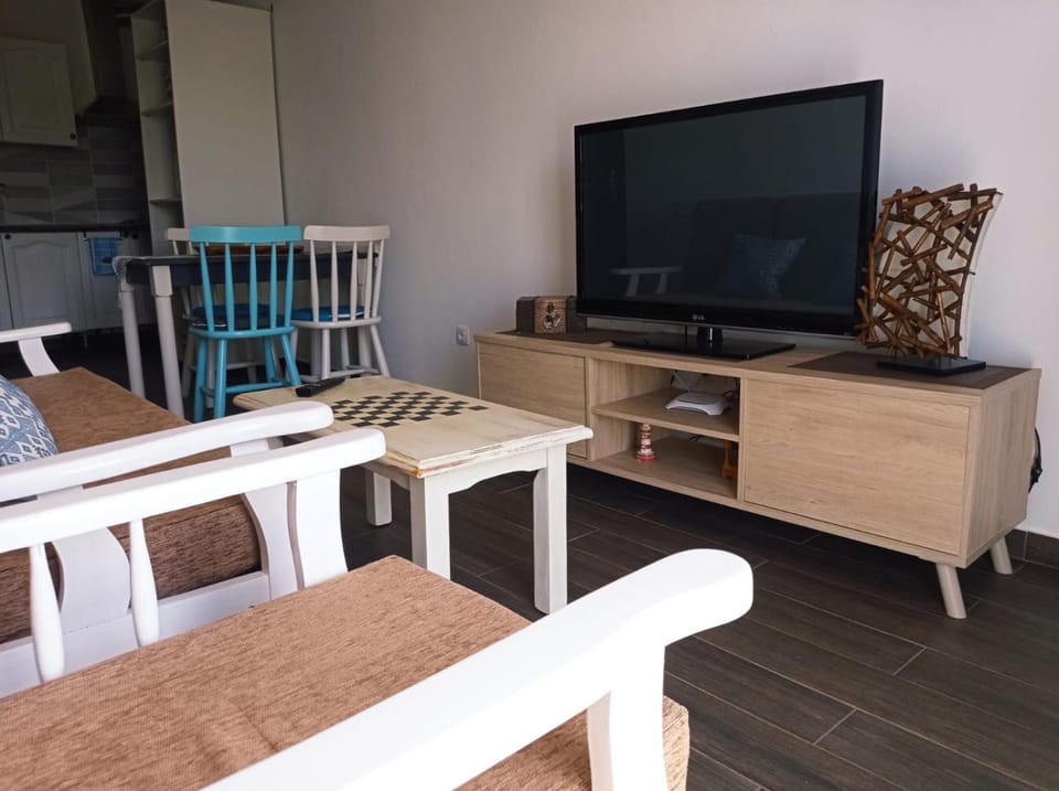 Communal lounge/ TV room, TV and multimedia, Living room
