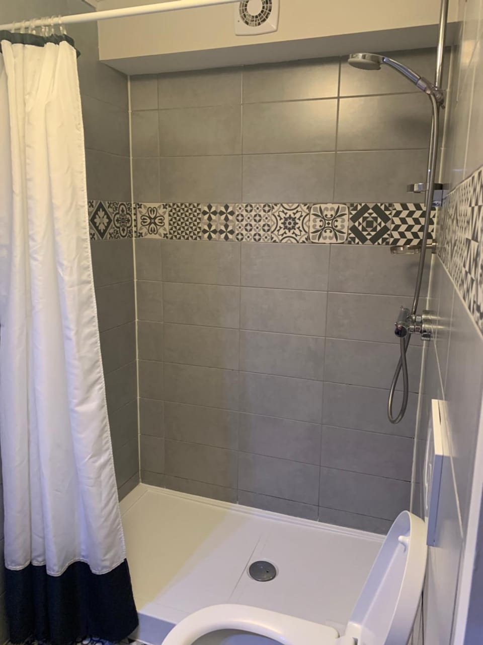 Massage, Sauna, Solarium, Steam room, Spa and wellness centre/facilities