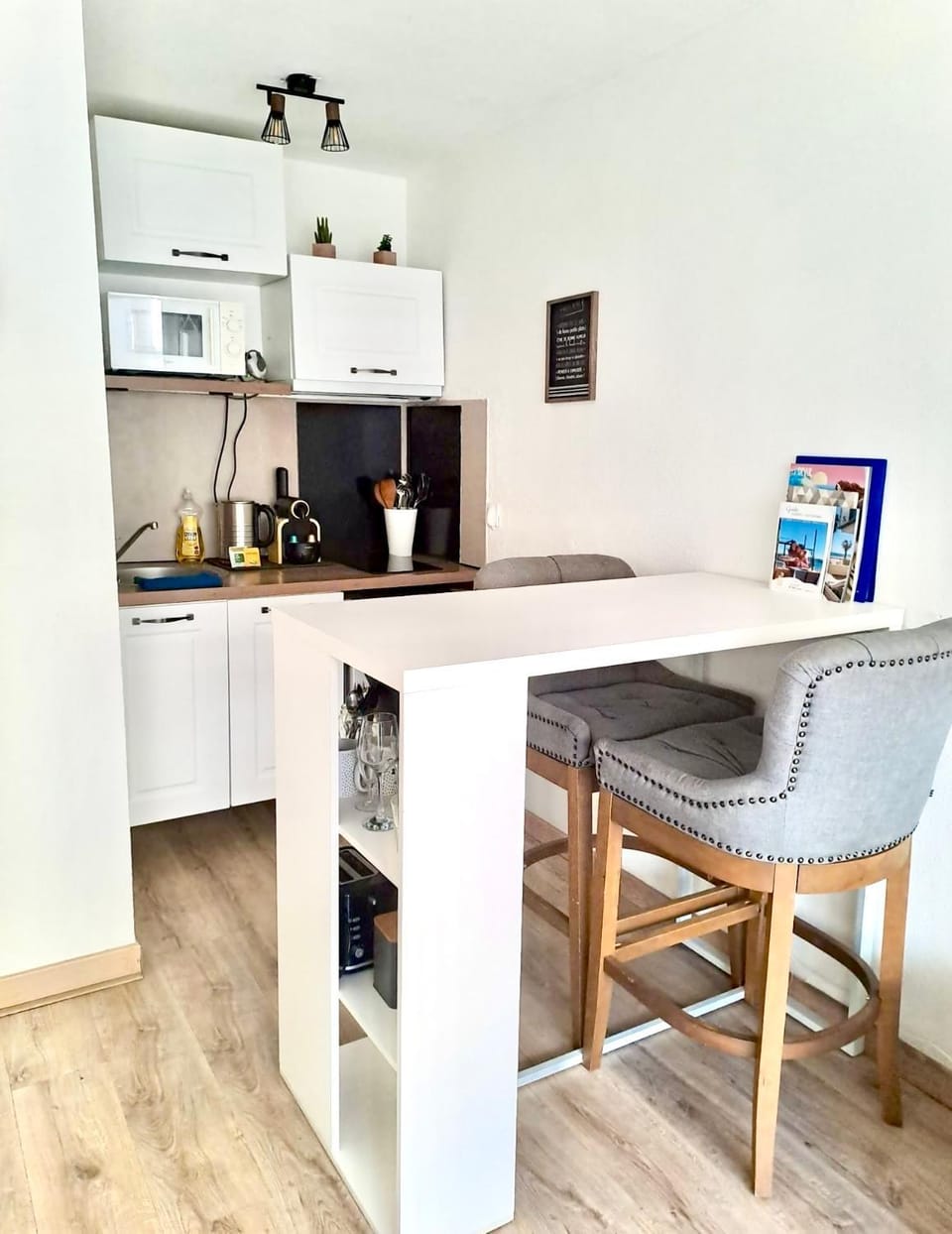 Kitchen or kitchenette