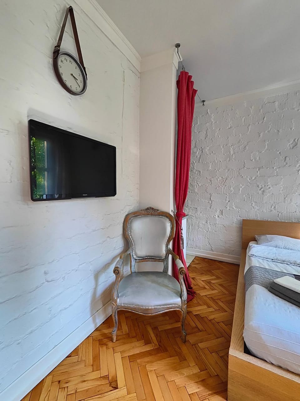 TV and multimedia, Photo of the whole room