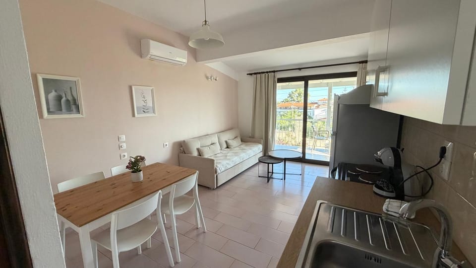 Golden Evelyn Apartment hotel in Sporades, Greece