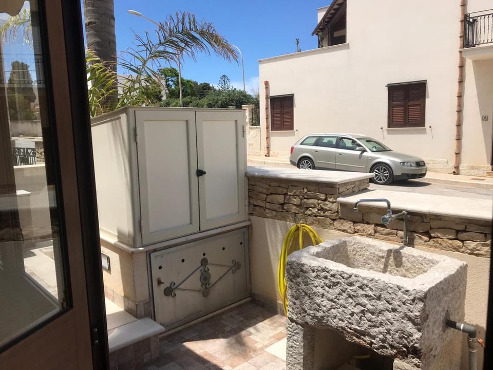 Facade/entrance, Garden