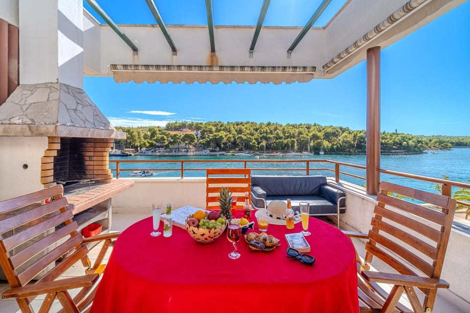 View (from property/room), Balcony/Terrace, Food and drinks, Sea view