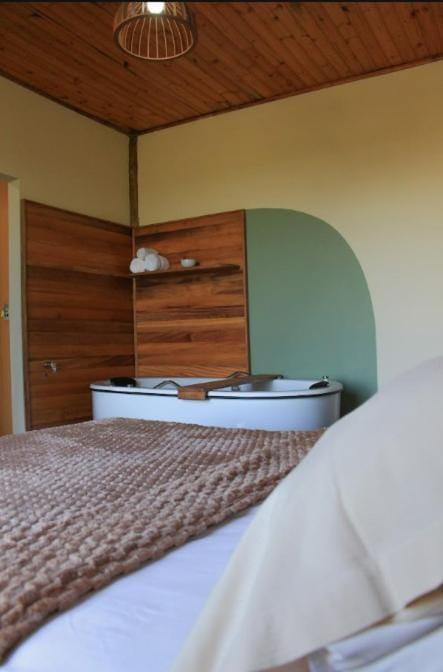 Viva Brotas Chalés e Cabanas com Cachoeira Inn in Brotas