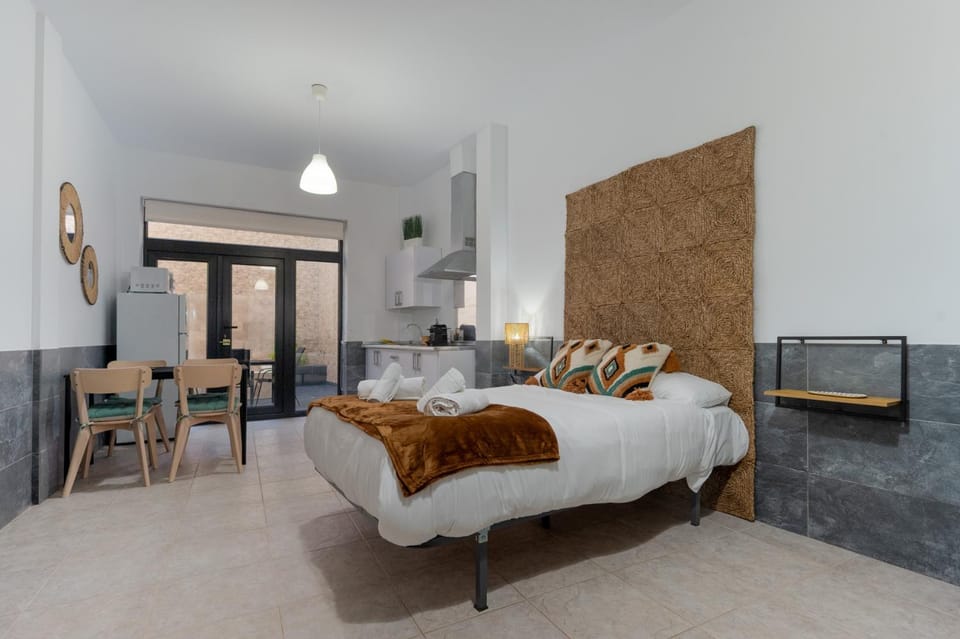 Bed, Kitchen or kitchenette