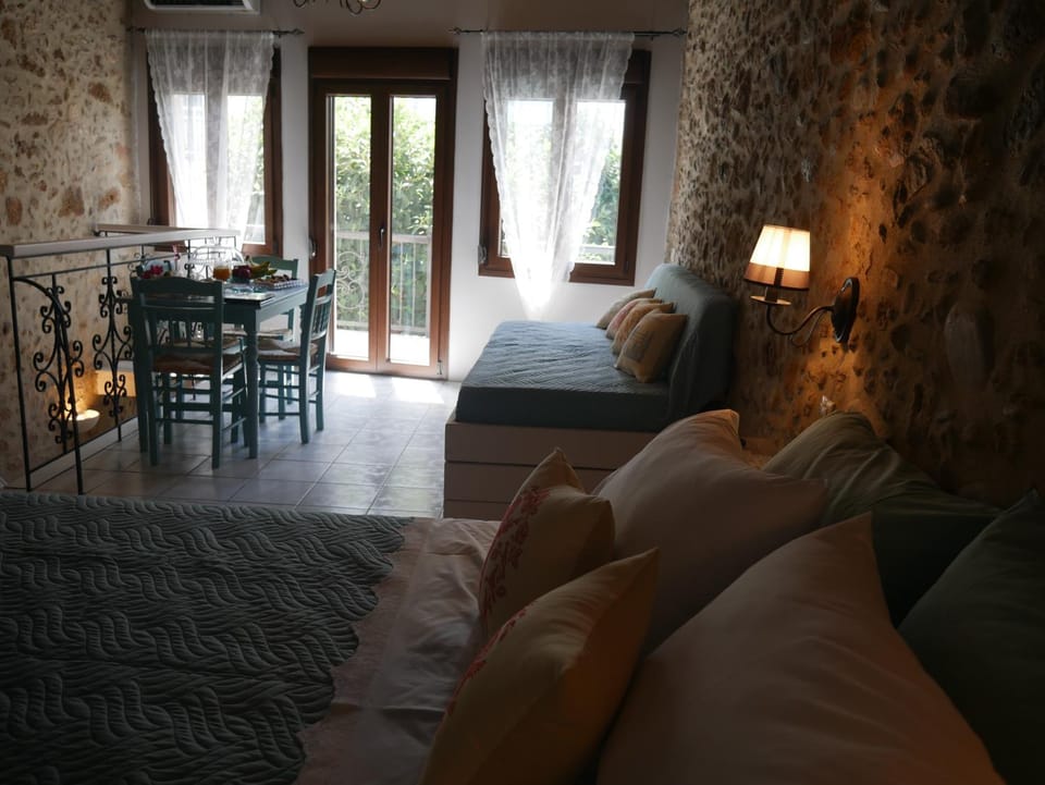 Bed, Photo of the whole room