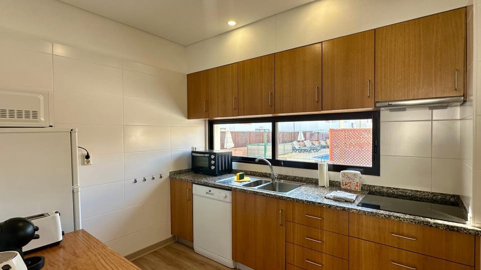 Kitchen or kitchenette, kitchen