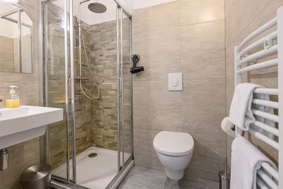 Shower, Toilet, Bathroom