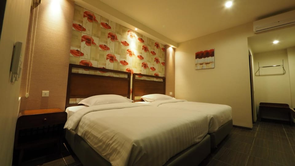Bed, air conditioner