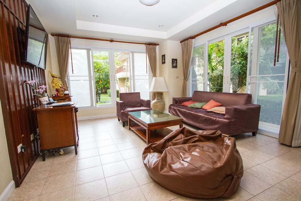 Baan Talay Samran 4 Bedrooms Villa with Beach and 3 pools Villa in Thailand