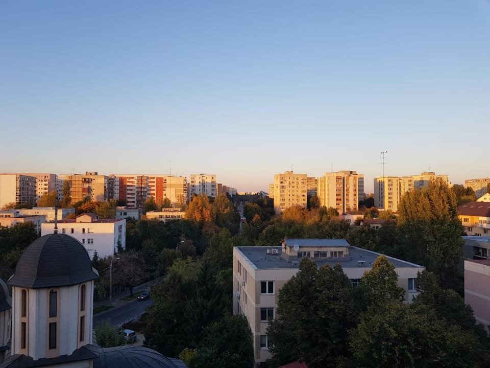 Property building, Day, Summer, City view, City view, Street view, Street view
