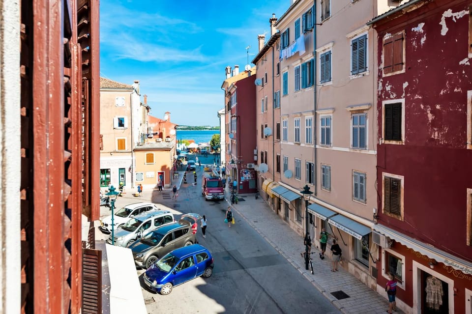 City view, Sea view