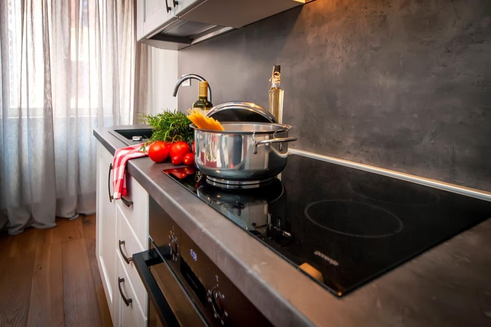 Kitchen or kitchenette, Decorative detail