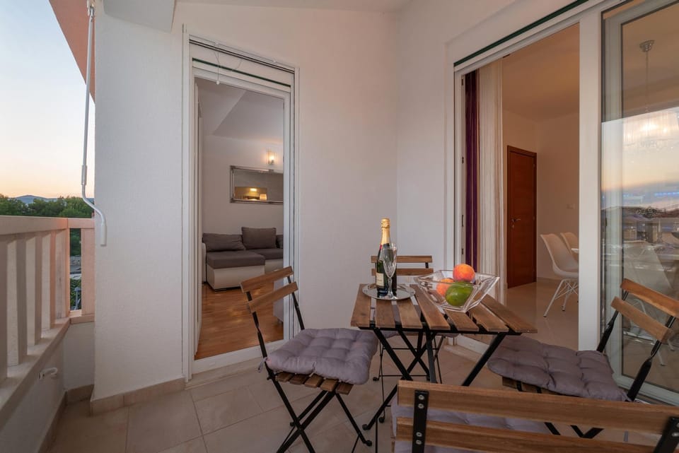 Apartman Ma-La Apartment in Okrug Gornji