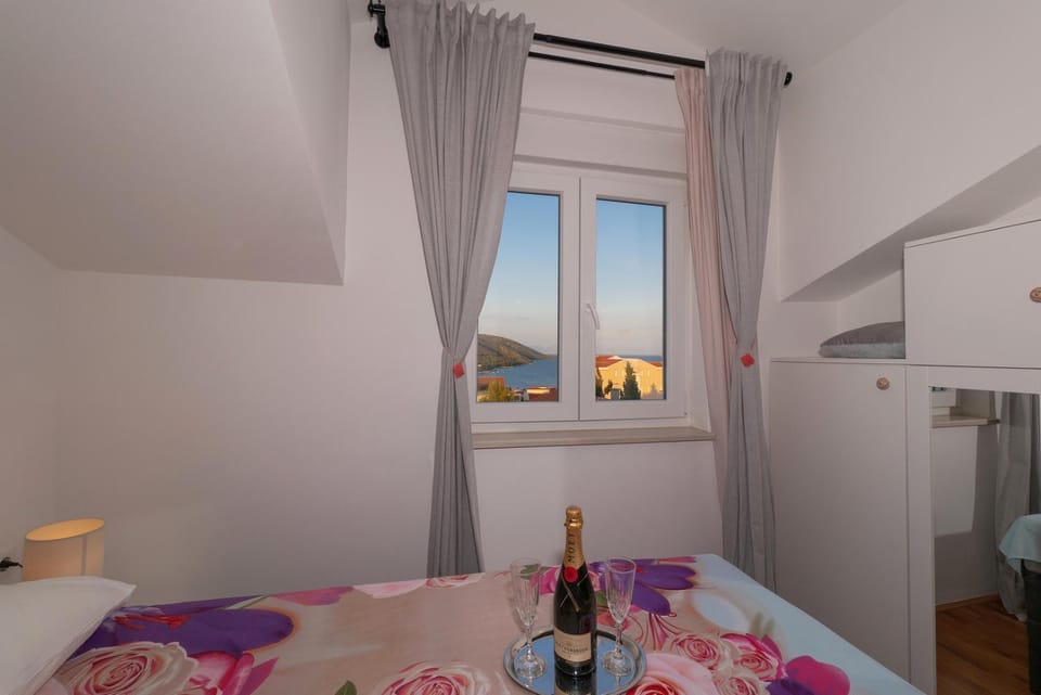 Apartman Ma-La Apartment in Okrug Gornji