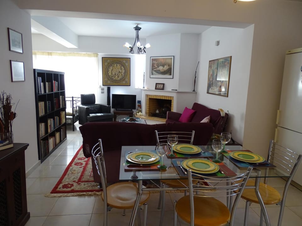 Dreamy studio with private garden Apartment in South Athens