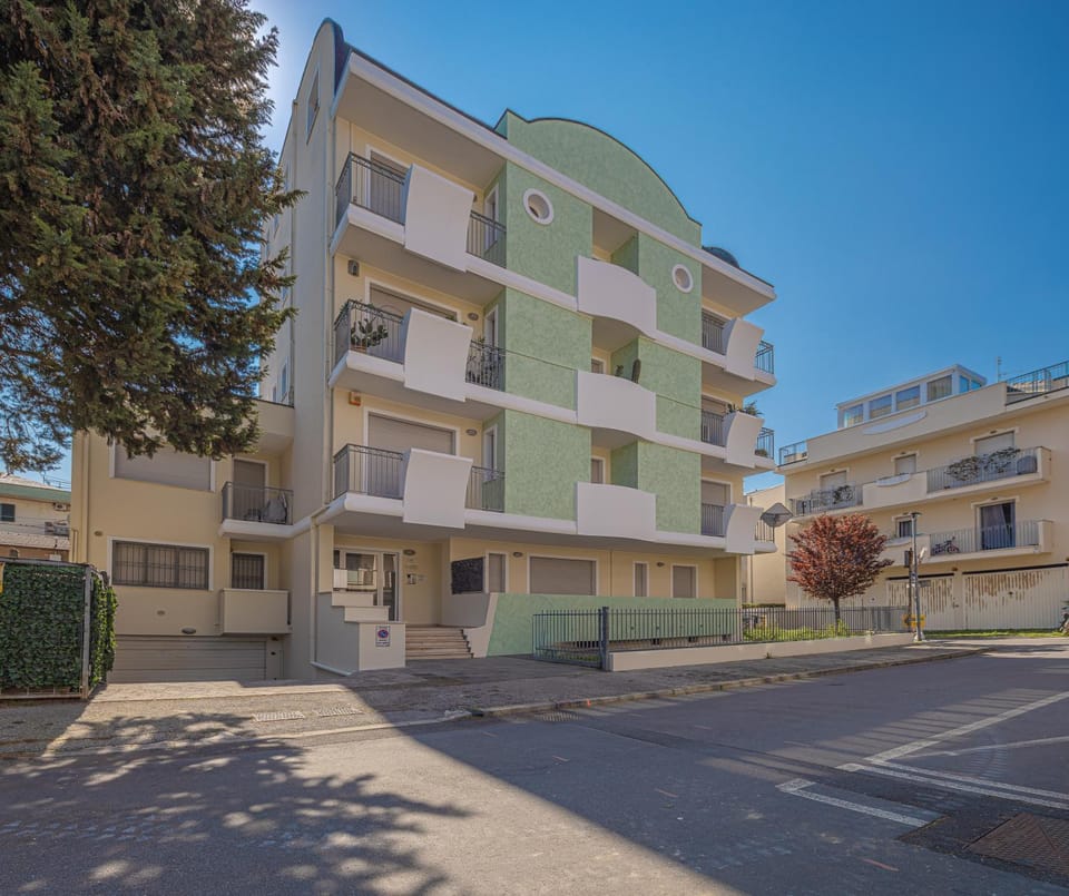 Property building, Day