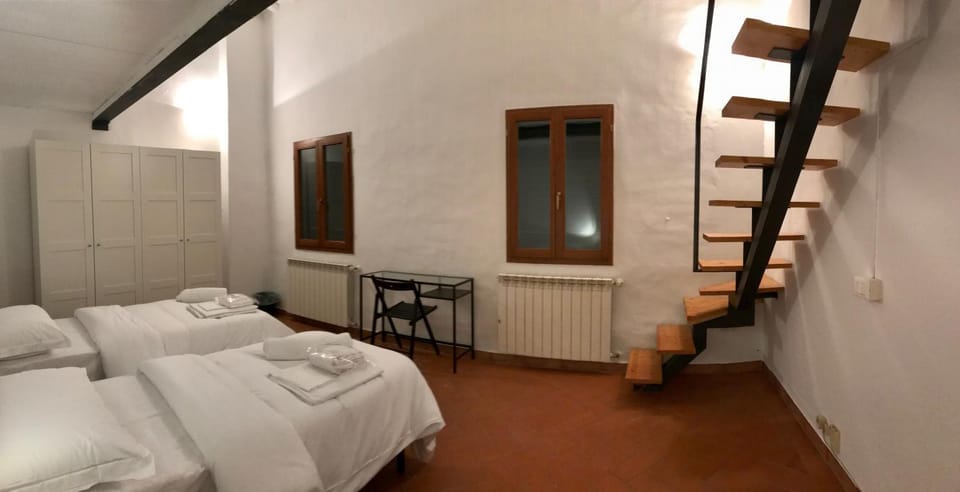 Alfani second floor Apartment in Florence
